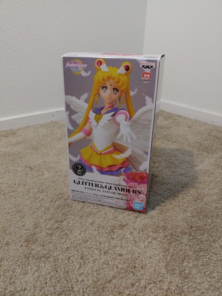 Eternal Sailor Moon Figure