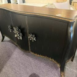 Side cabinet，$1200