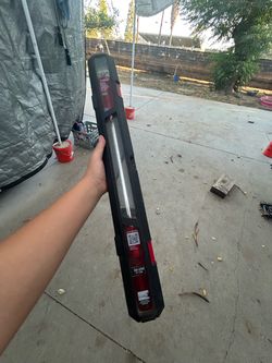 Milwaukee 1/2 in. Torque Wrench 50-250 ft-lbs