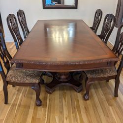 Dining Room Table And 6 Chairs