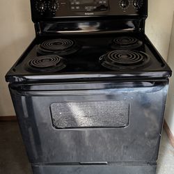 GE Hotpoint Stove