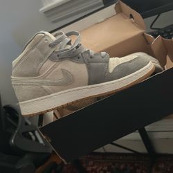 Air Jordan 1 Mid Se Kids Sneakers
