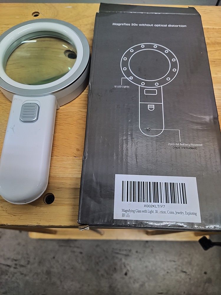 JMH 30X MAGNIFYING GLASS WITH LIGHT