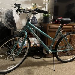 Northwoods Trail Seeker Bike / w Helmet 