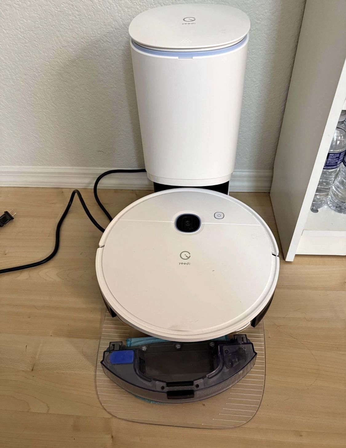Yeedi Vac Station Robot Vacuum and Mop. Like New