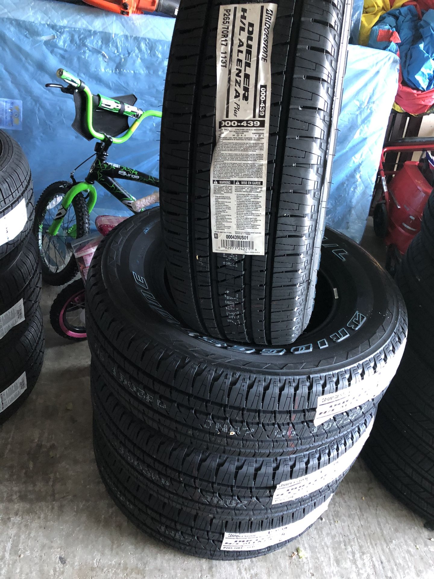 265/70/17 Bridgestone dueler alenza plus