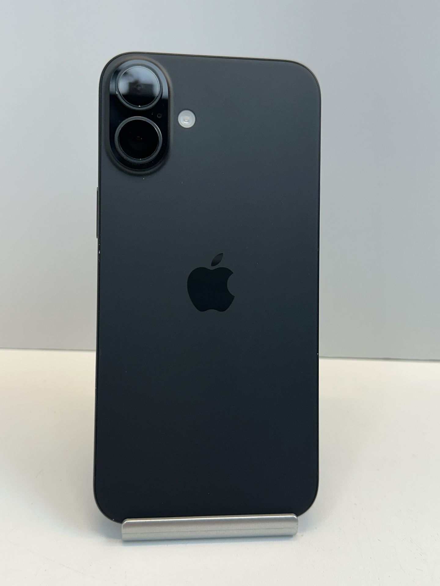Apple iPhone 16 PLUS 128gb. ( Fully Unlocked )