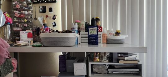 WHITE DESK