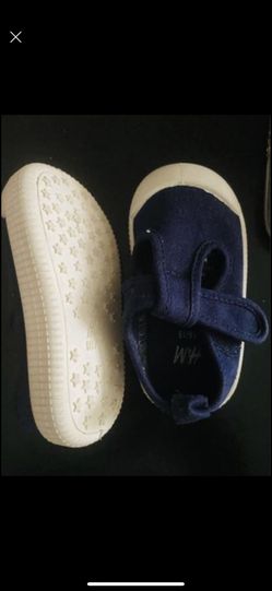 H&M.   Unisex For 6-18months Old