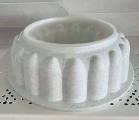 Vintage Tupperware Jello Mold/Ice Ring Speckled Gray 3 Pieces Really nice Like new