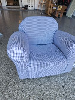Kids gingham chair for ages 2-5