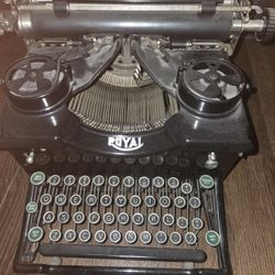 Antique Typewriter 