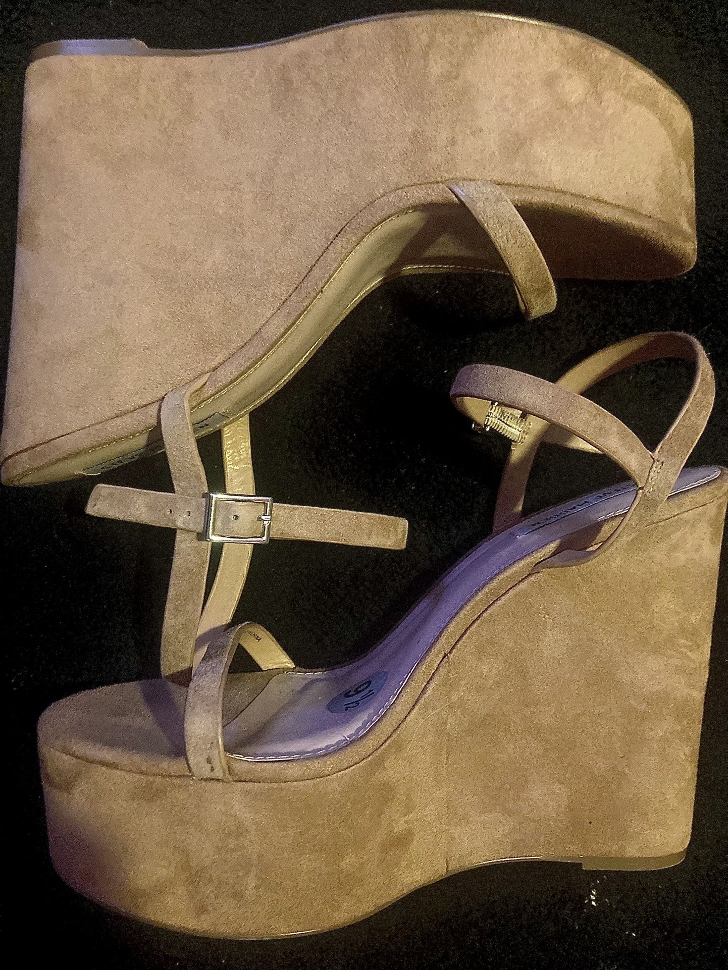 Brand New Steve Madden Suede Platform Wedges