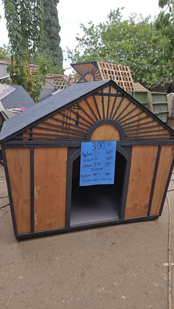 Large Dog House (Available)