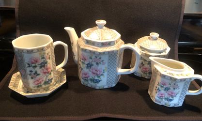 Japanese Takahashi Floral Porcelain Tea Set with Teapot and Creamer
