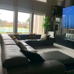 WYNN SECTIONAL SOFA