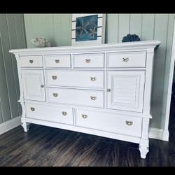Dresser / Buffet 