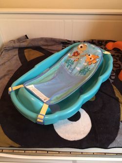 Baby bath tub
