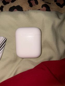 Apple AirPods 2nd Generation with Charging Case - White