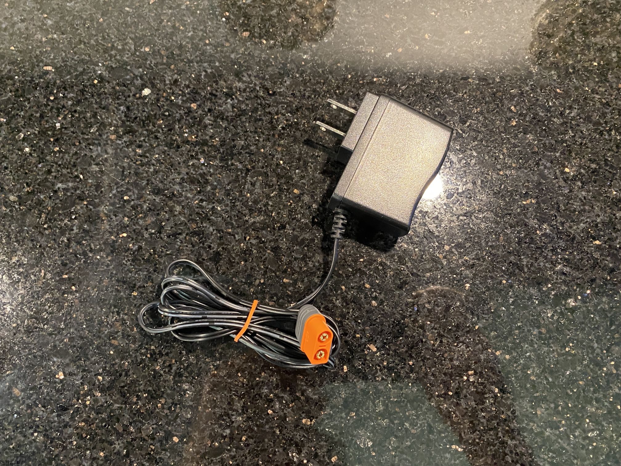 W&T Adapter Power Supply DC9.0V 0.5A 4.5W with IC3 Connector W&T-AD06W090050