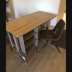 Kids Desk And Chair. 