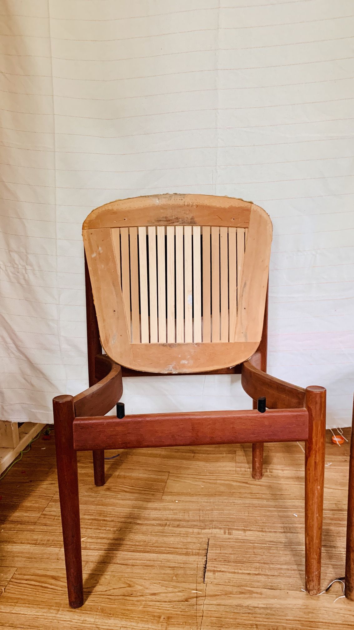 Finn Juhl 197 Chairs For France & Son. Danish Mcm for Sale in 