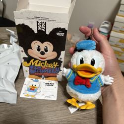 AUTHENTIC Pop Mart Disney Mickey Family Cute Together Plush Keychain DONALD DUCK
