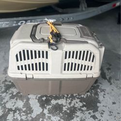 KONG MEDIUM PET CARRIER/ Travel Kennel-Made In Italy