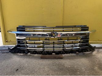 2025-2026 CHEVY TAHOE GRILLE OEM #2