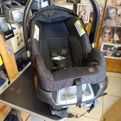 Baby Car Seat. Good Condition Clean $15