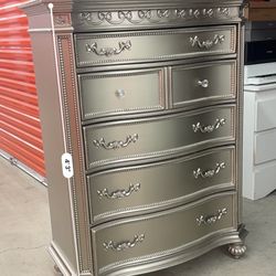 5 Drawer Dresser From Disney Princess Fairytale collection 