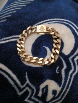 Gold bracelet