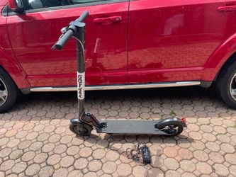 Gotrax GXL V2 Scooter With Charger, 15mph Range Up to 12.5 In Working Condition $160 Firm on Price