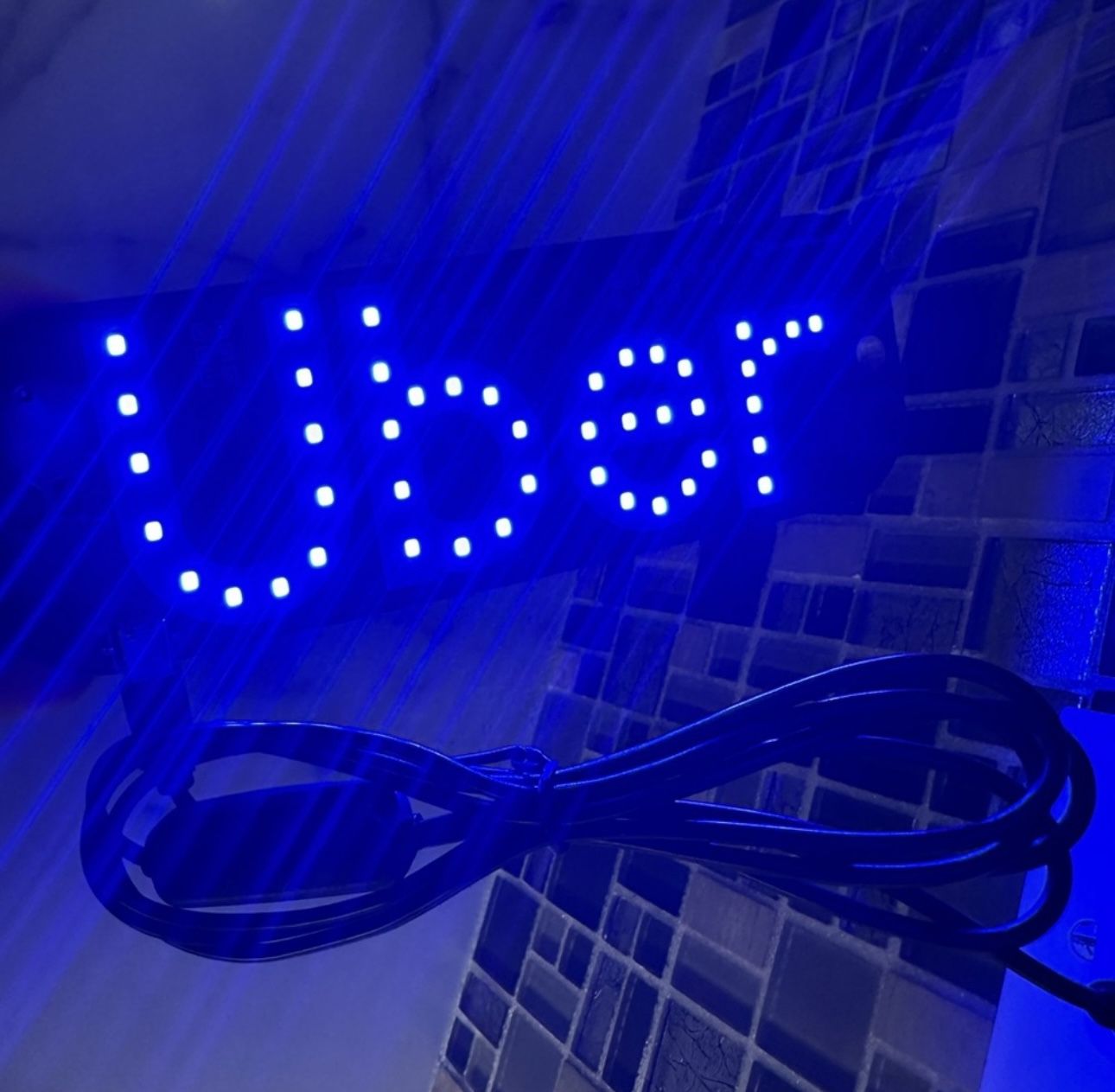 LED Light Sign for Car, Taxi Windshield LED Car Sign with Cups