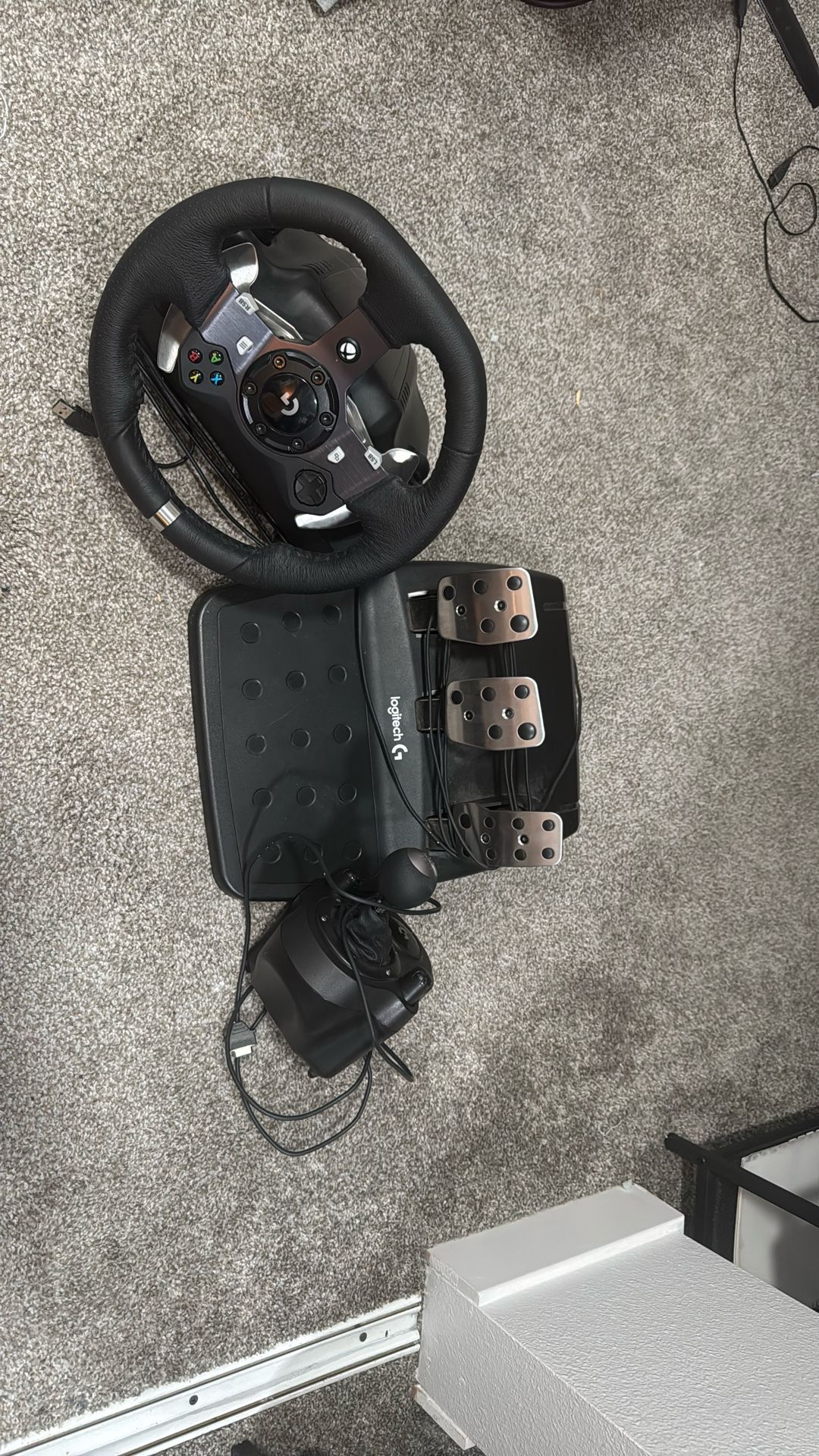 Logitech G920 Driving Force Racing Wheel and Pedals, Force Feedback + Logitech G Driving Force Shifter - Xbox Series X|S, Xbox One and PC, Mac - Black