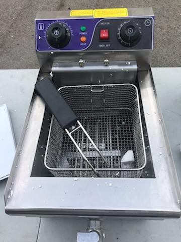 Brand New single commercial deep fryer for $60
