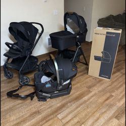 Nuna MIXX Stroller and Car seat and Bassinet and Stend