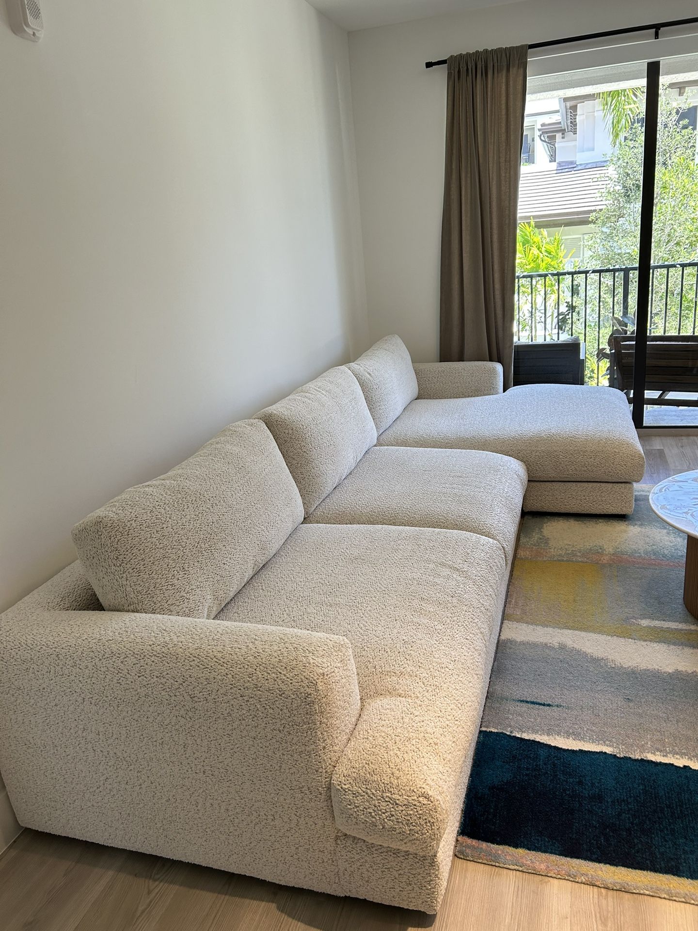 Sectional Sofa With Chaise
