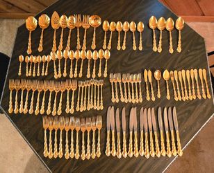 104 Piece Oneida Gold Electroplated Flatware set