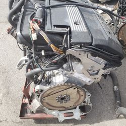 2001 BMW 525i Engine