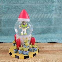 Disney Snow globe toy story buzz lightyear alien Rocket