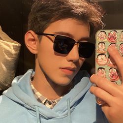 New sunglasses men’s Korean version of fashion driver driving polarized anti-UV sunglasses women‘s square glasses