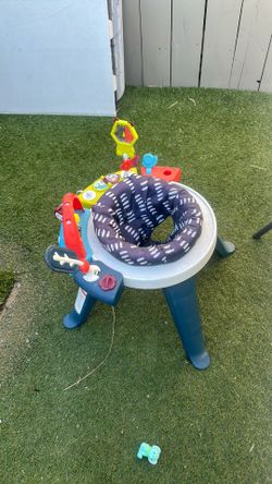 Interactive play activity center