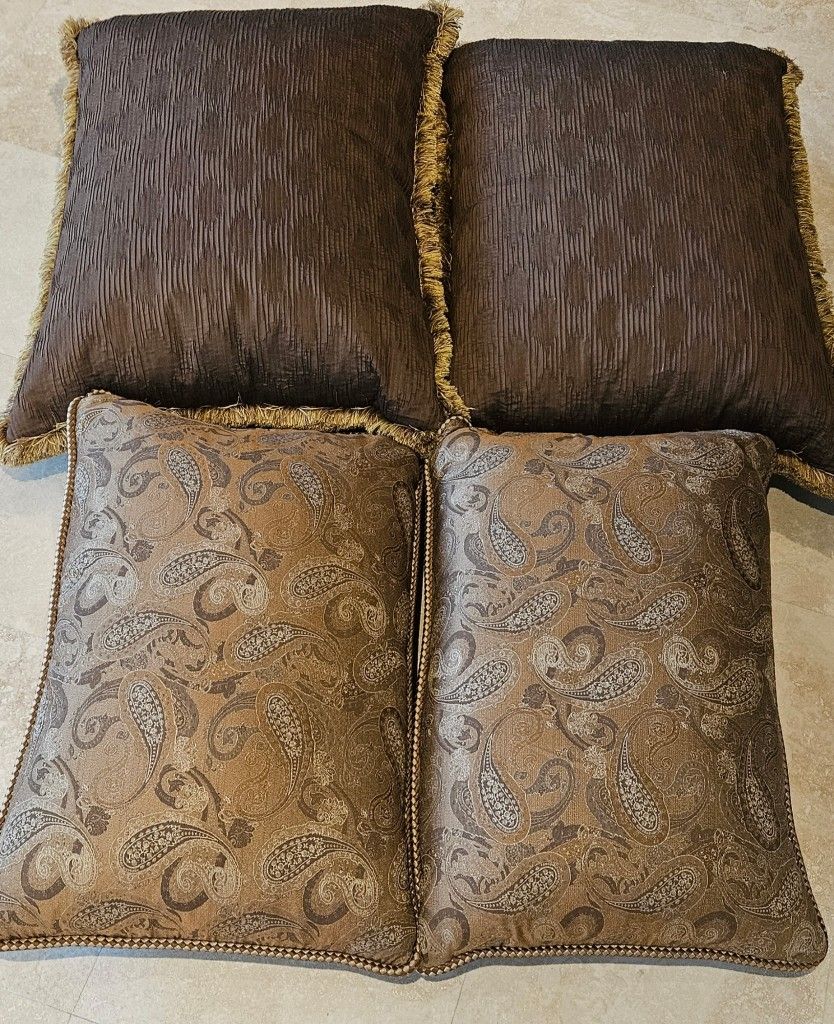 4 Decorative Large throw pillows with a paisley Custom Made