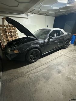 2004 Ford Mustang