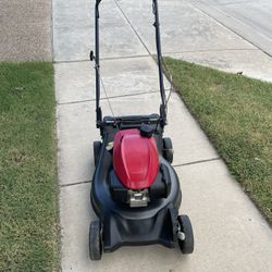 Easy Start Honda Self Propelled Lawnmower 
