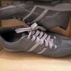 Skechers