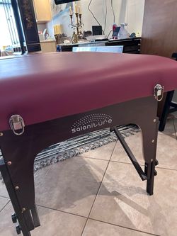 Saloniture Professional Portable Folding Massage Table w/ Carrying Case - Like New