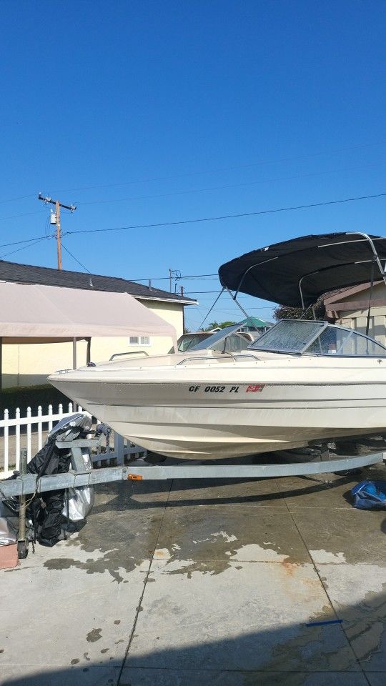 2000 Bayliner Capri 195