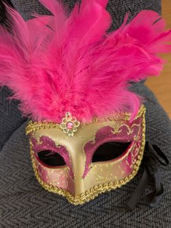 Feathered Party mask